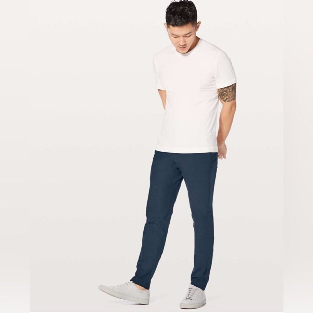 Lululemon Commission Slim Warpstreme Casual Relaxed Stretch True Navy pant 36